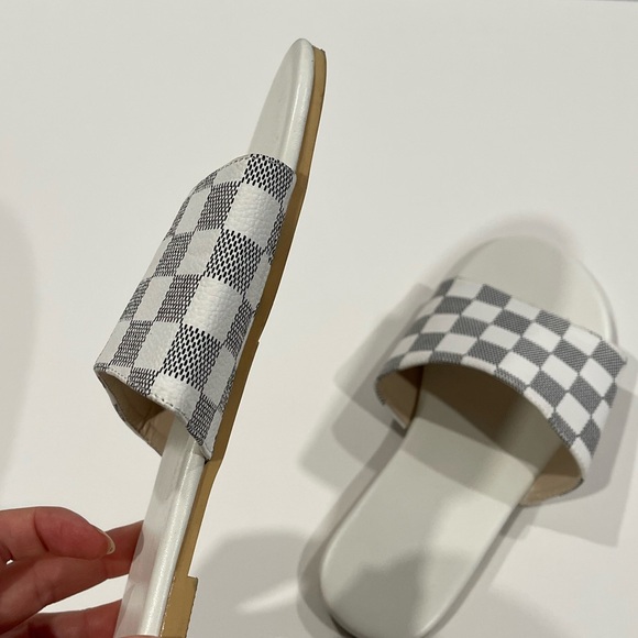 White/Gray Flip Flops - Picture 5 of 5